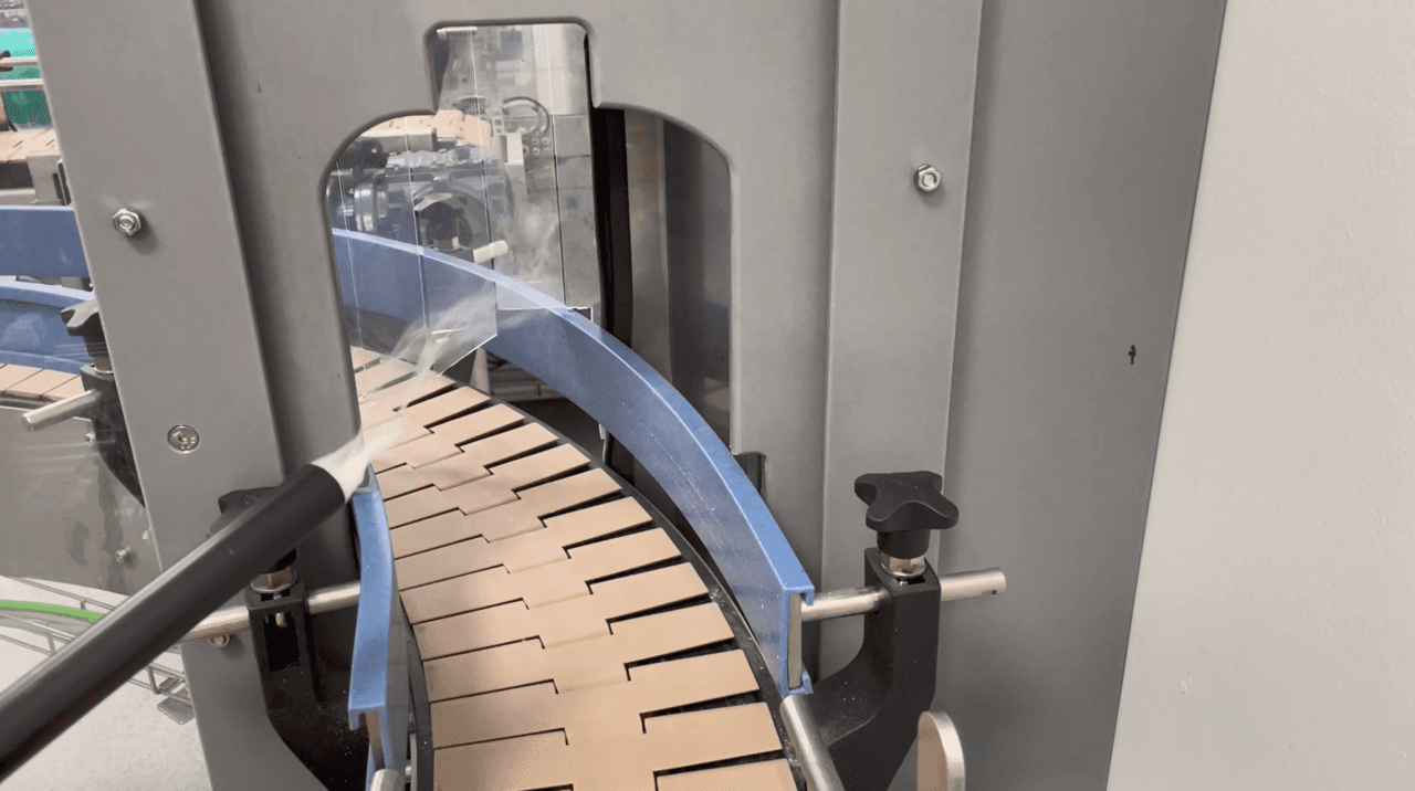 A fog generator is used to visualise the flow of air.