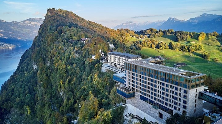 Das Bürgenstock-Resort in der Schweiz ist mit CamVane Wetterschutzgitter von Camfil ausgestattet