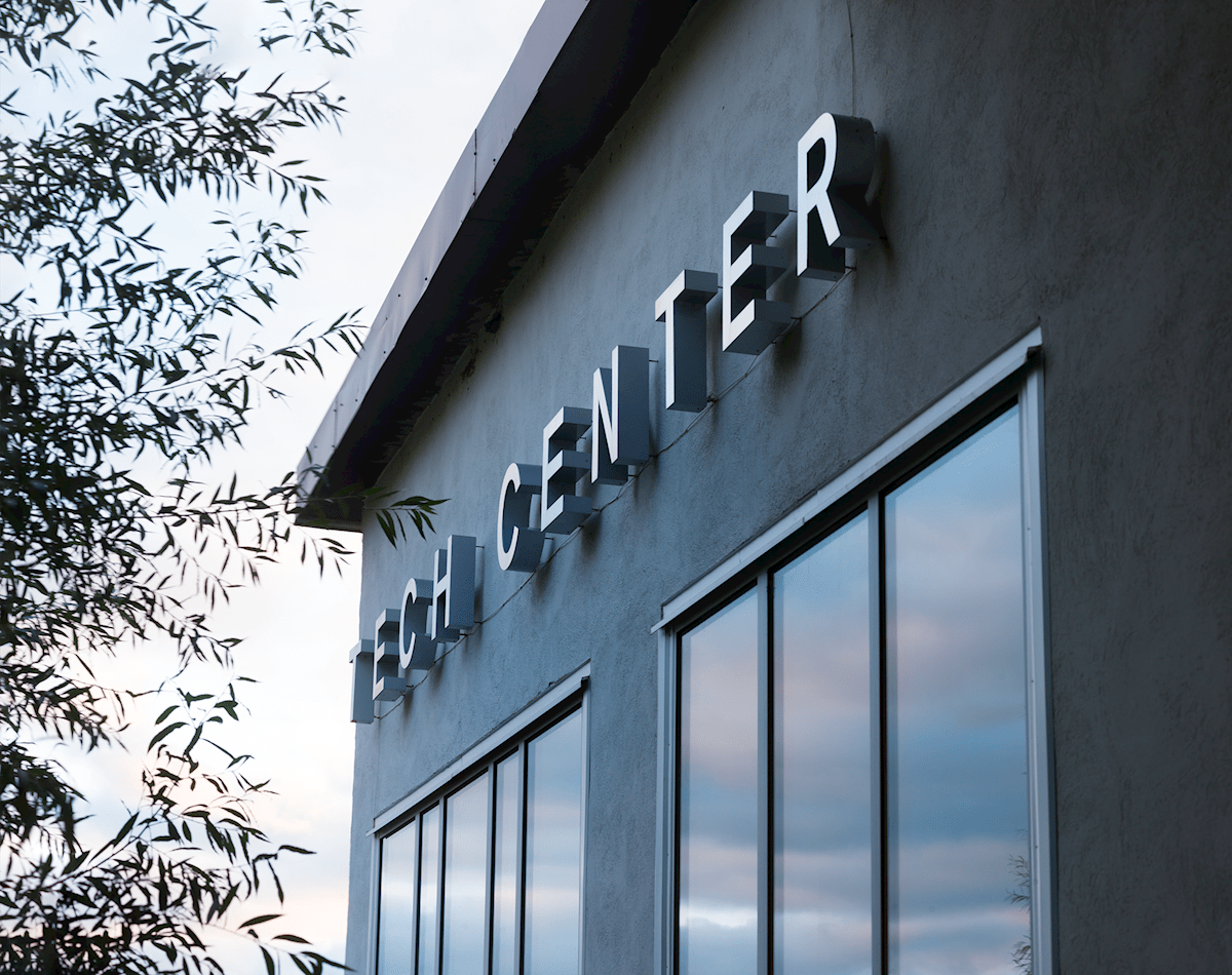 Tech-center-trosa-front