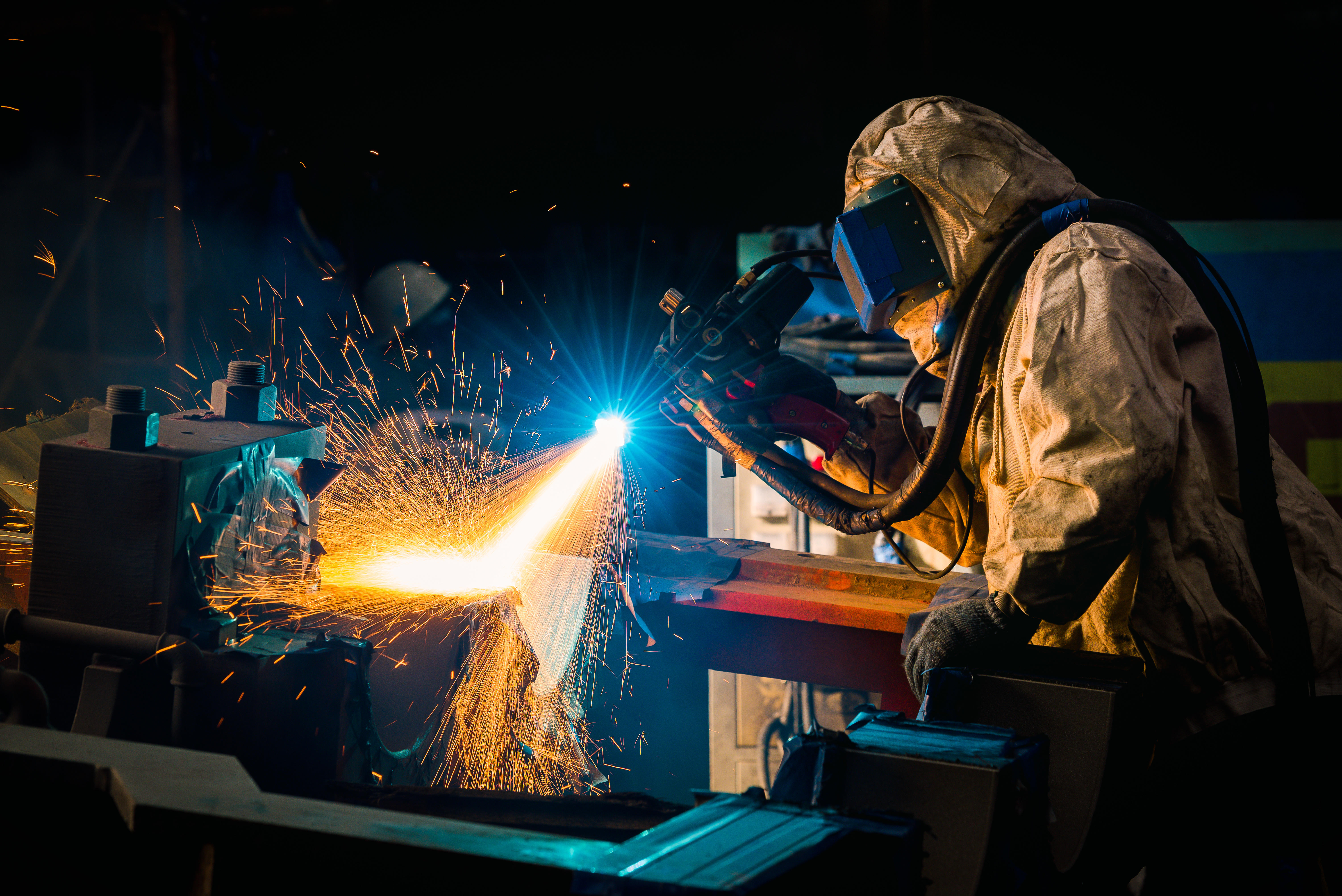 Metal machining-CNC-AdobeStock 490643159