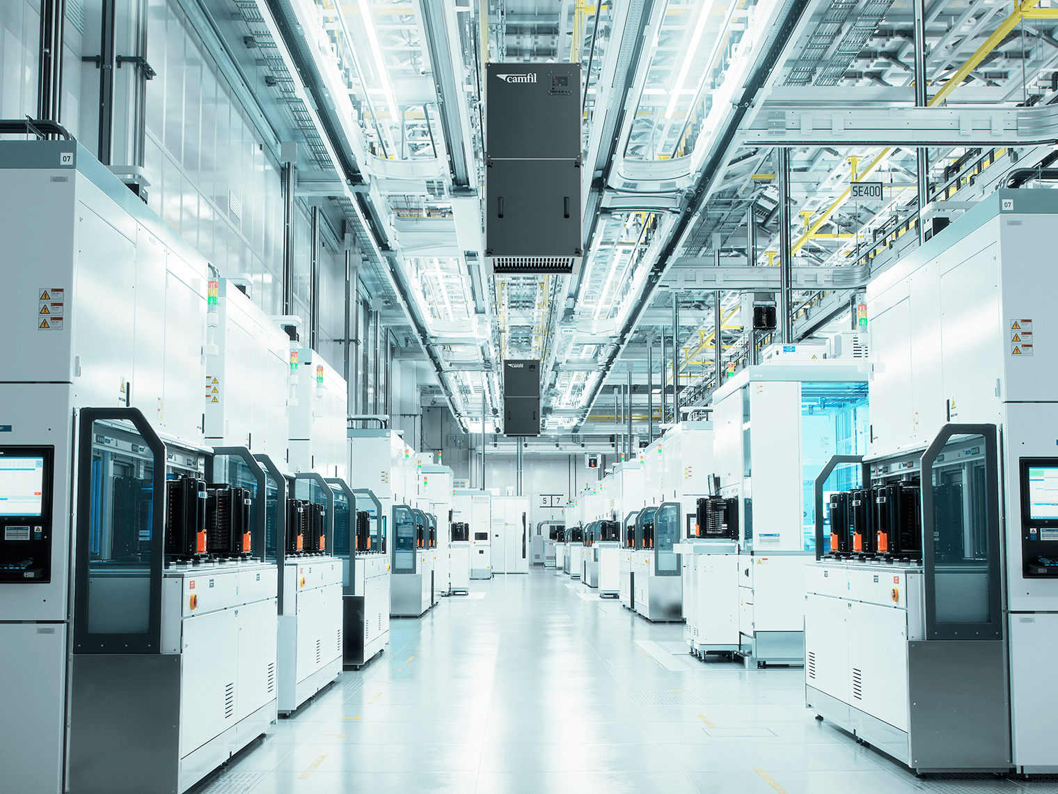 Microelectronic manufacturing cleanroom with a CamCleaner CC X-series